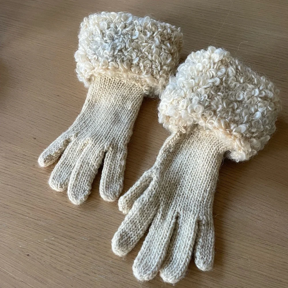 RARE! VINTAGE CURLY LAMB WOOL GLOVES